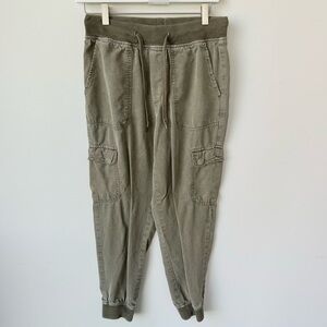 American Eagle Women's Green Cargo Joggers size small
